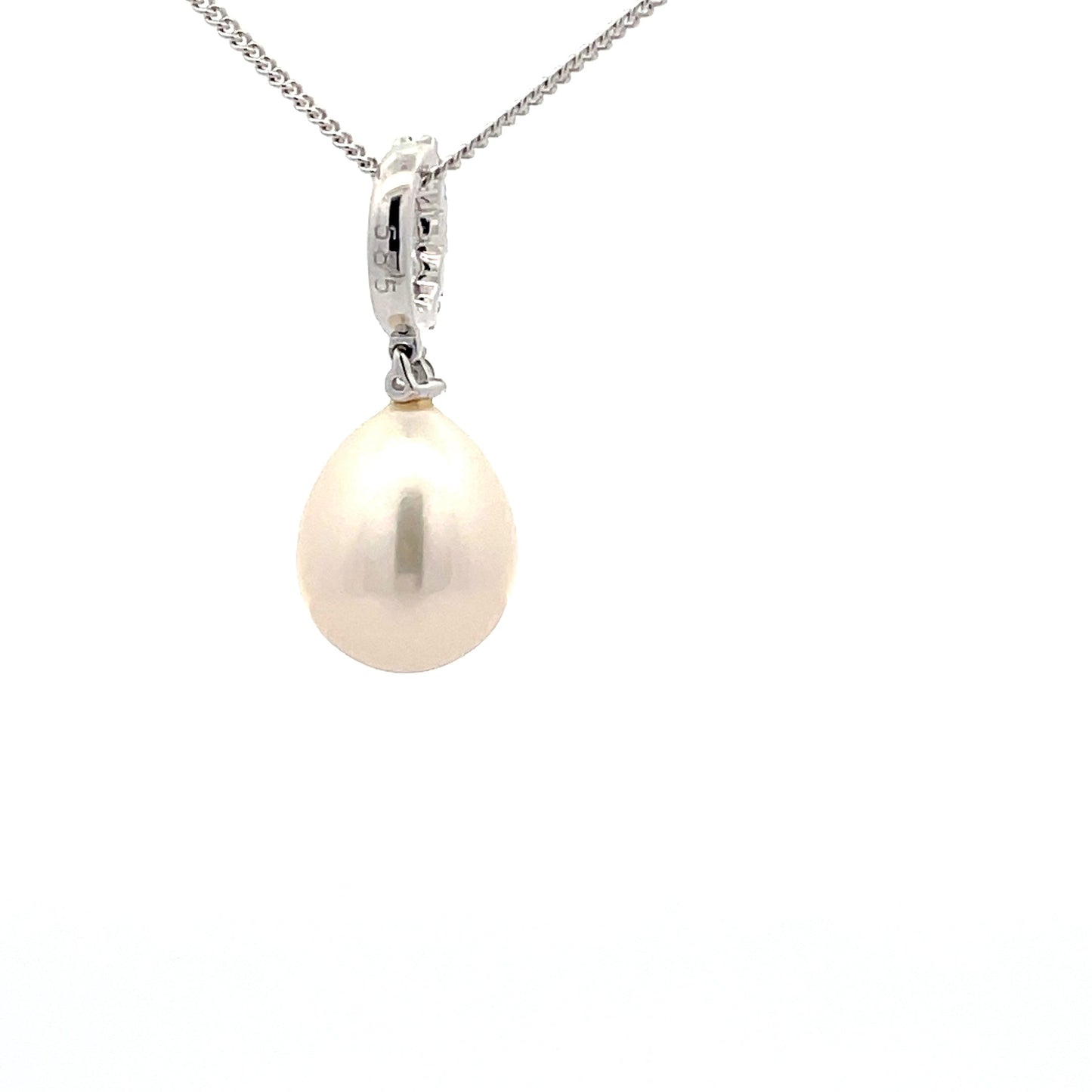 Pearl and Round Brilliant cut diamond drop style pendant Gardiner Brothers