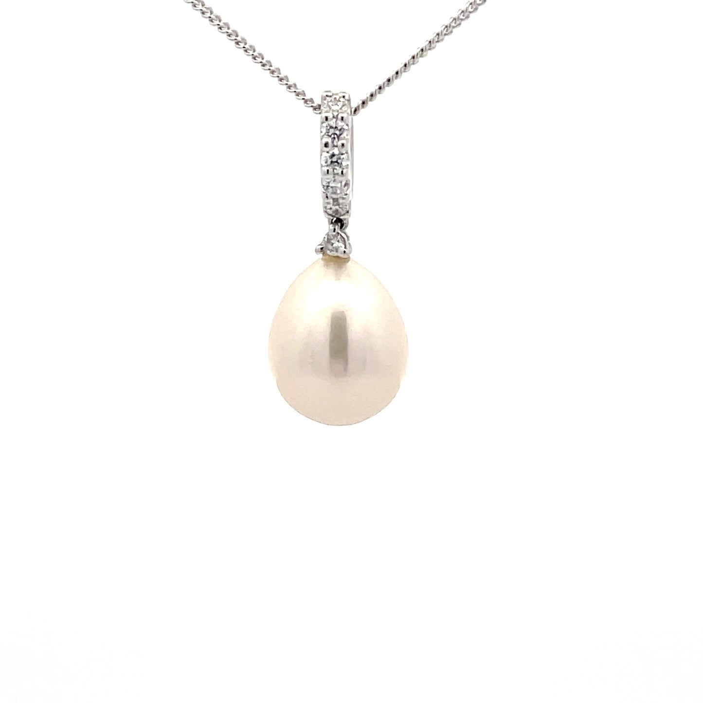 Pearl and Round Brilliant cut diamond drop style pendant Gardiner Brothers