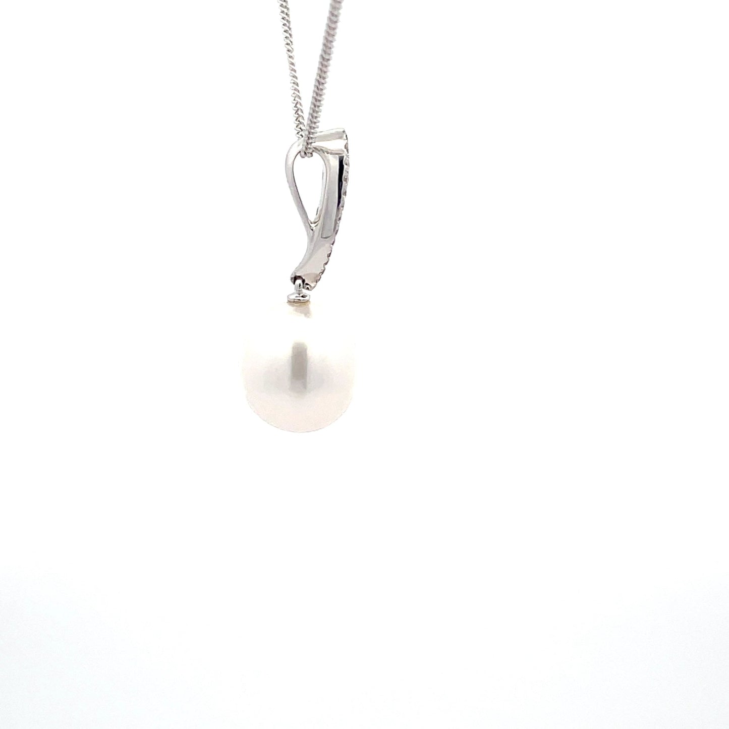 Pearl and Round Brilliant cut diamond drop style pendant Gardiner Brothers
