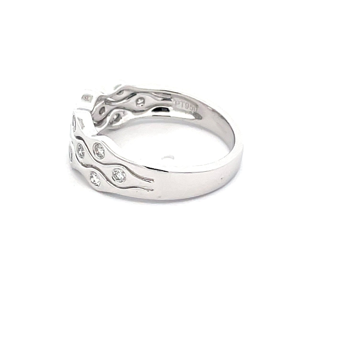 Round Brilliant Cut diamond Bubble Style ring Gardiner Brothers