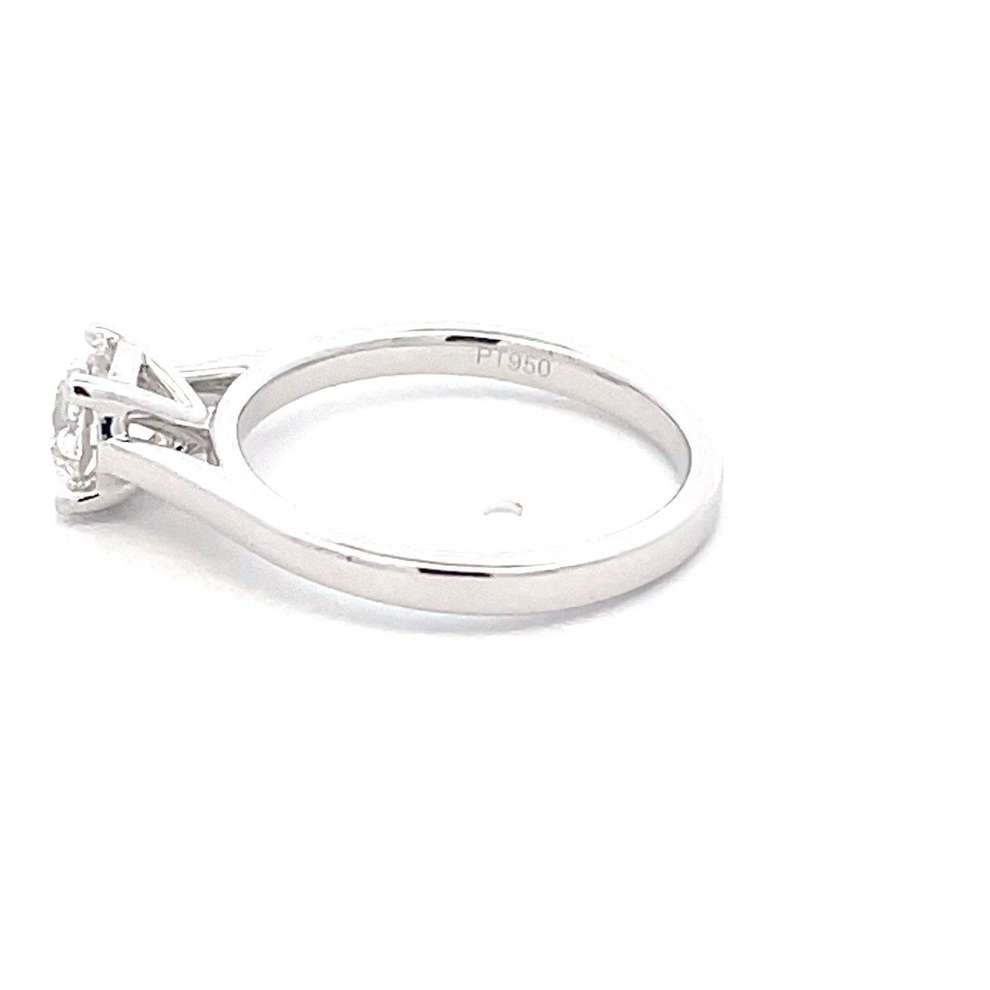 ROUND BRILLIANT CUT DIAMOND SOLITAIRE RING - 1.00CTS Gardiner Brothers