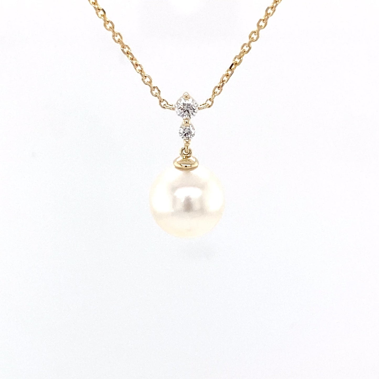 Akoya pearl and round brilliant cut diamond drop pendant Gardiner Brothers