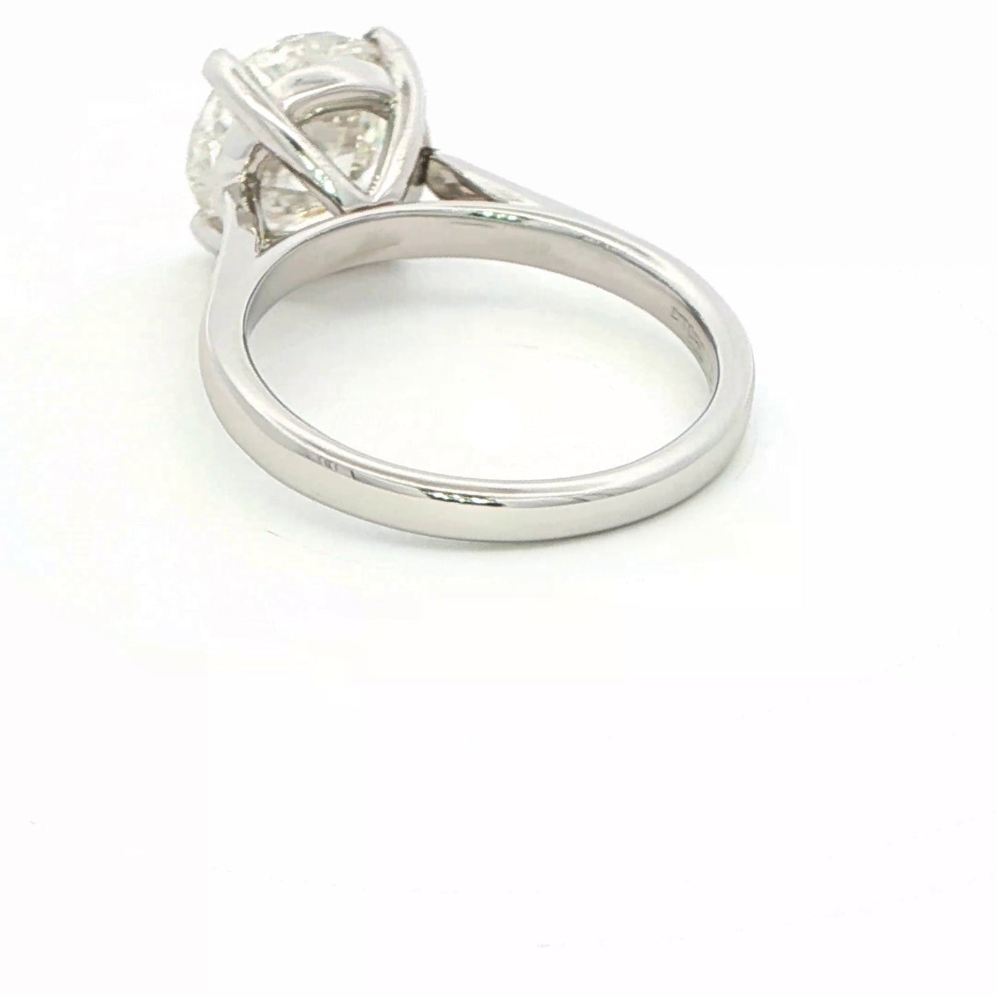 Round Brilliant Cut Diamond Solitaire Ring - 3.02cts