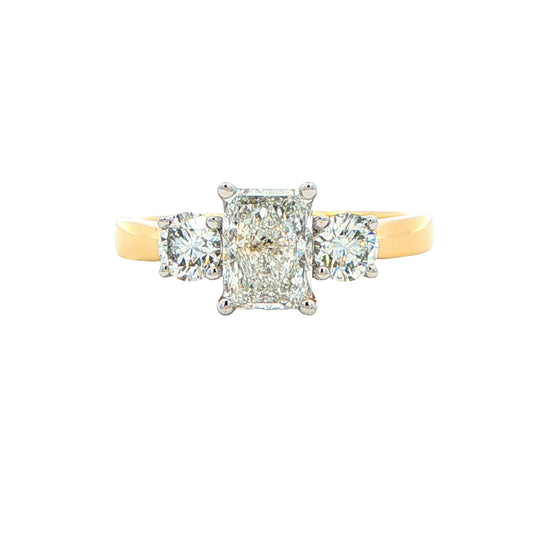 Radiant and round brilliant cut diamond 3 stone ring - 1.51cts