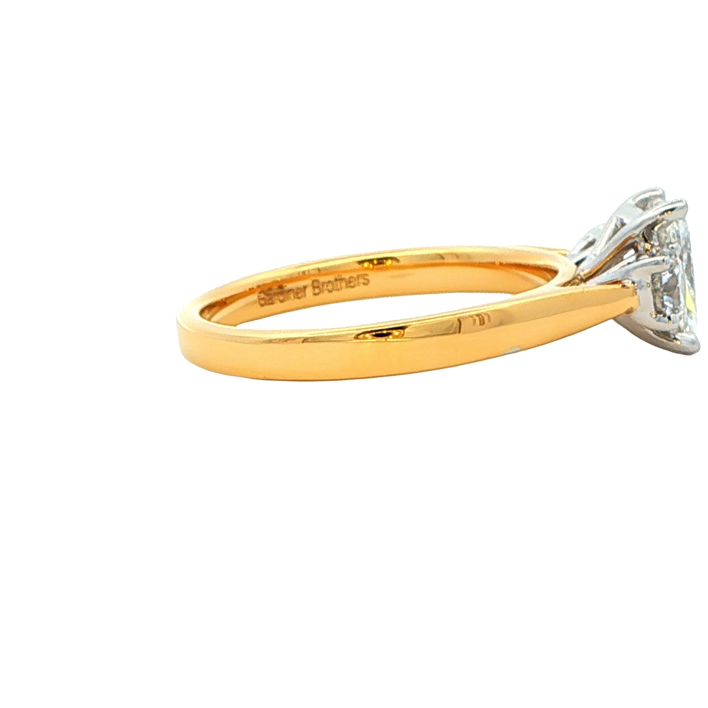 Radiant and round brilliant cut diamond 3 stone ring - 1.51cts