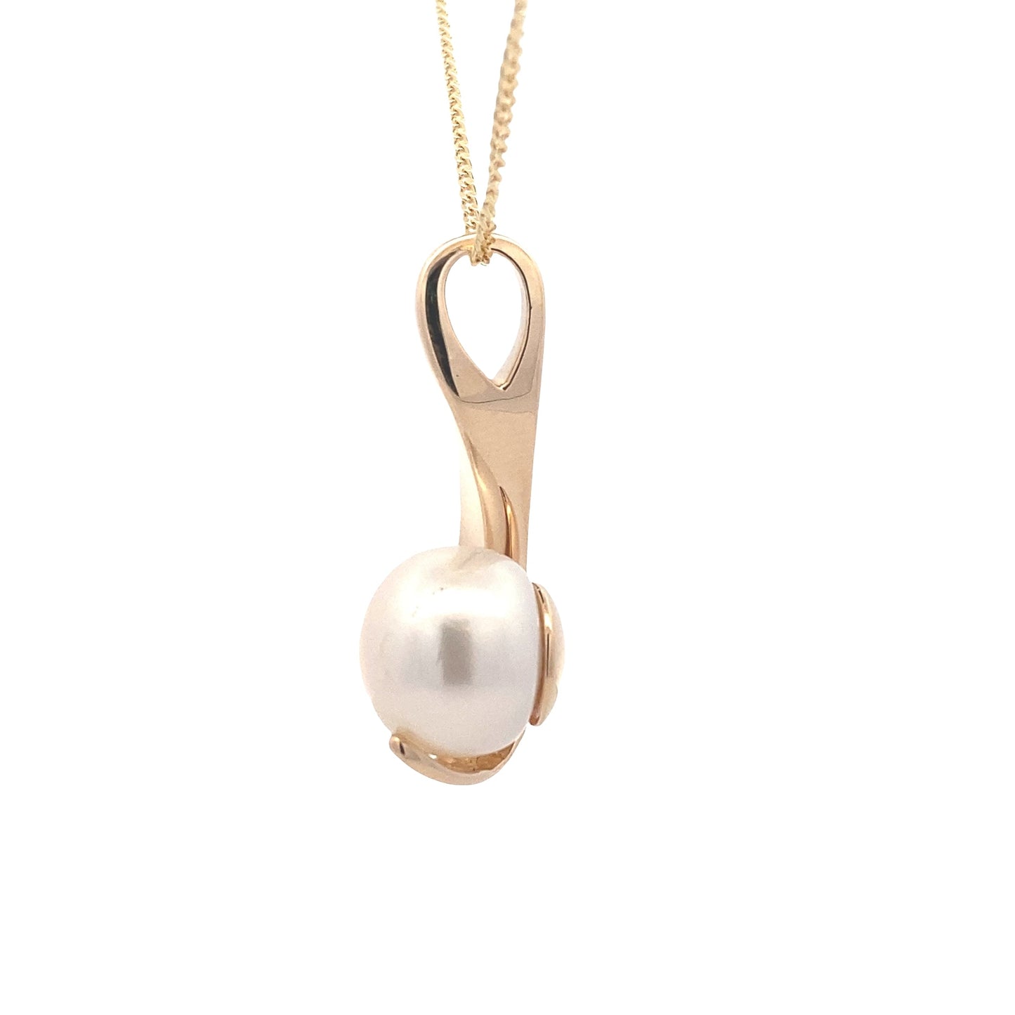 Yellow Gold Fancy Style Fresh Water Pearl Pendant