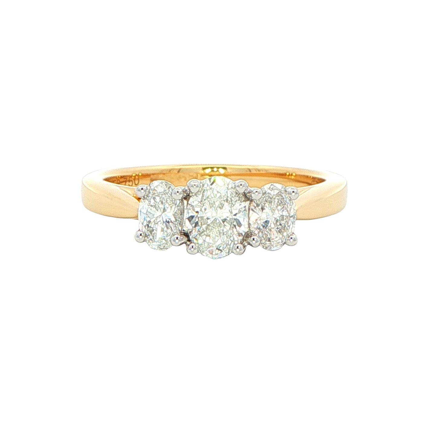 Oval shaped diamond 3 stone ring - 0.81cts