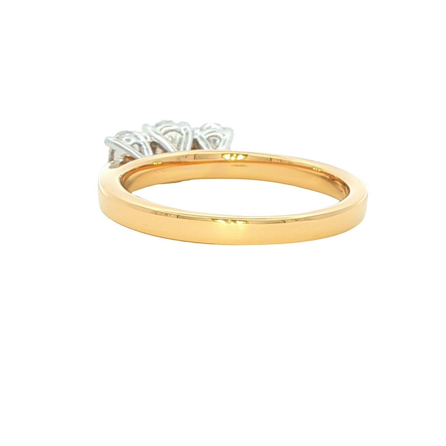Oval shaped diamond 3 stone ring - 0.81cts