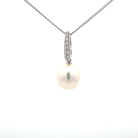 Pearl and Round Brilliant cut diamond drop style pendant  Gardiner Brothers