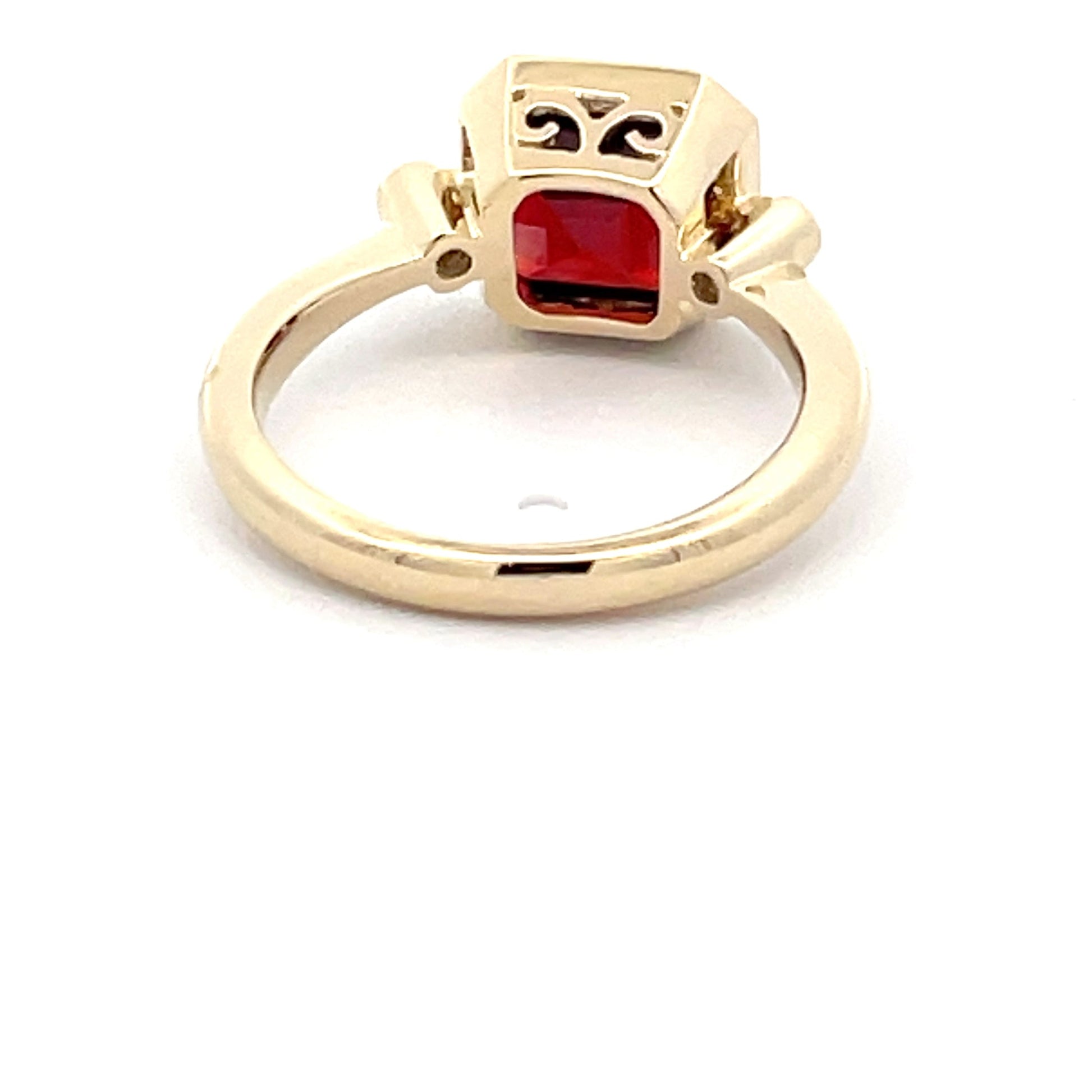 Garnet and Round brilliant Cut Diamond Ring  Gardiner Brothers